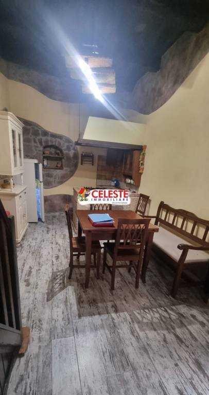 casa indipendente in vendita a Sessa Aurunca in zona Lauro