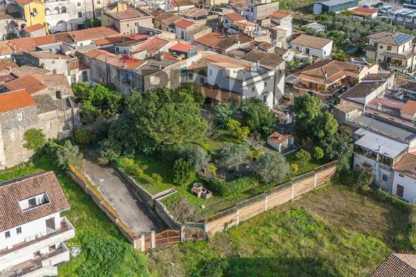 casa indipendente in vendita a Sessa Aurunca in zona San Castrese