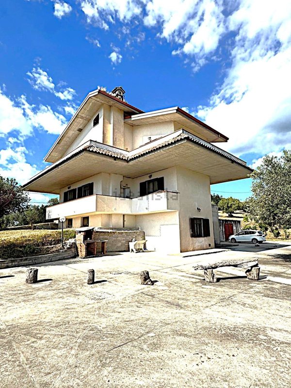 casa indipendente in vendita a Sessa Aurunca in zona Lauro
