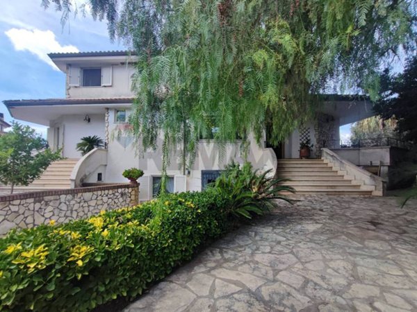 casa indipendente in vendita a Sessa Aurunca in zona Carano