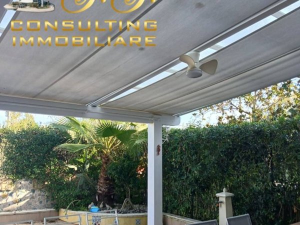 casa indipendente in vendita a Sessa Aurunca in zona Baia Domizia