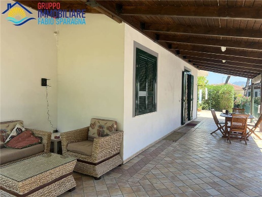 casa indipendente in vendita a Sessa Aurunca in zona Baia Domizia