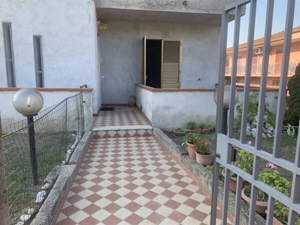 casa indipendente in vendita a Sessa Aurunca in zona Cascano