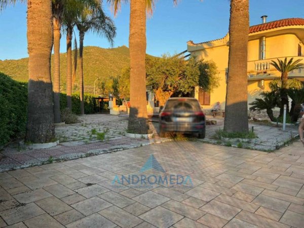 casa indipendente in vendita a Sessa Aurunca