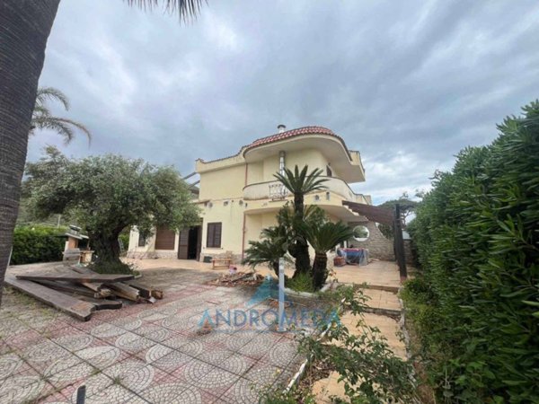 casa indipendente in vendita a Sessa Aurunca