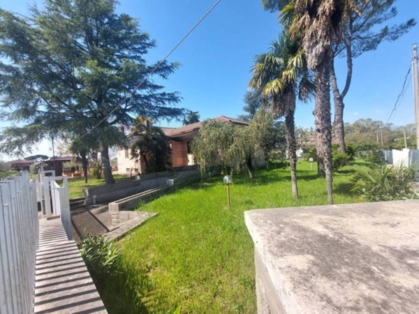 casa indipendente in vendita a Sessa Aurunca in zona San Castrese