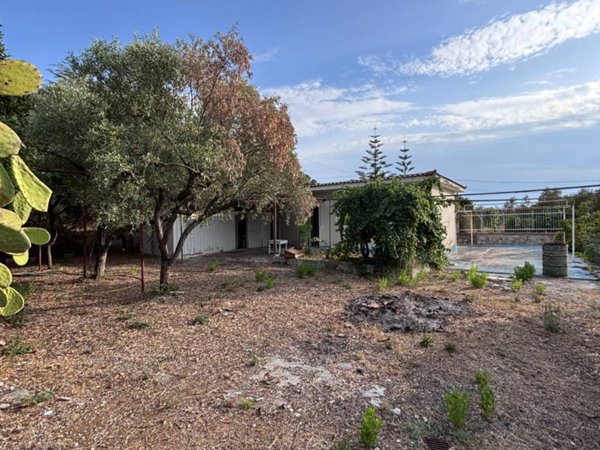 casa indipendente in vendita a Sessa Aurunca