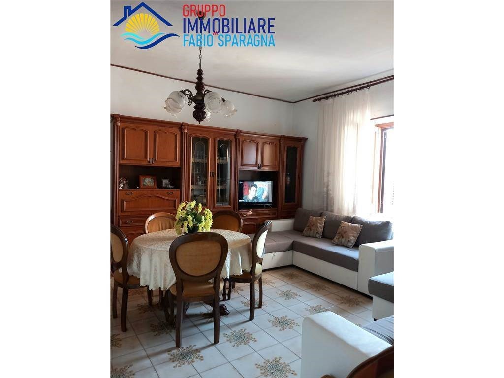 casa indipendente in vendita a Sessa Aurunca in zona Avezzano