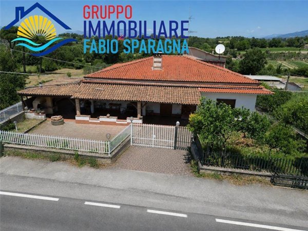 casa indipendente in vendita a Sessa Aurunca