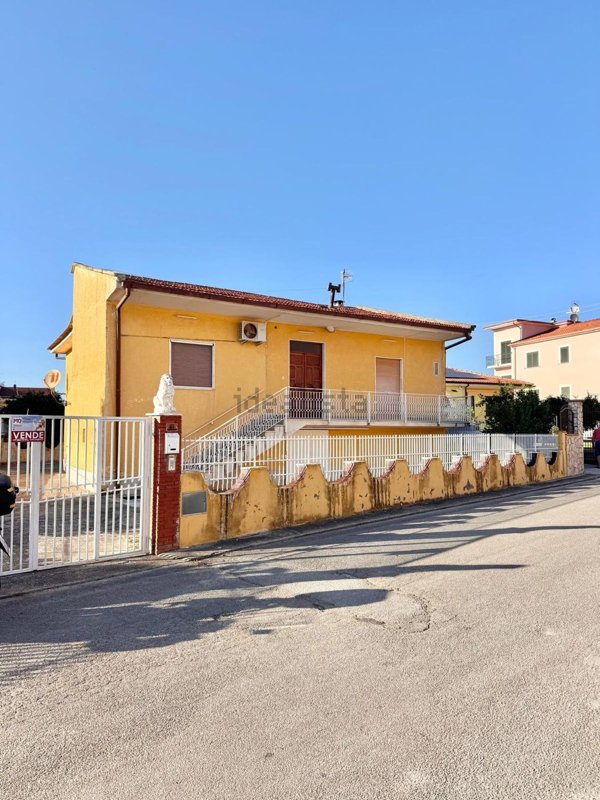 casa indipendente in vendita a Sessa Aurunca in zona Carano
