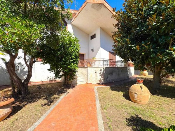casa indipendente in vendita a Sessa Aurunca