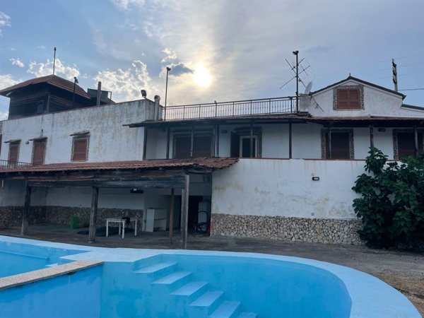 casa indipendente in vendita a Sessa Aurunca in zona Fasani