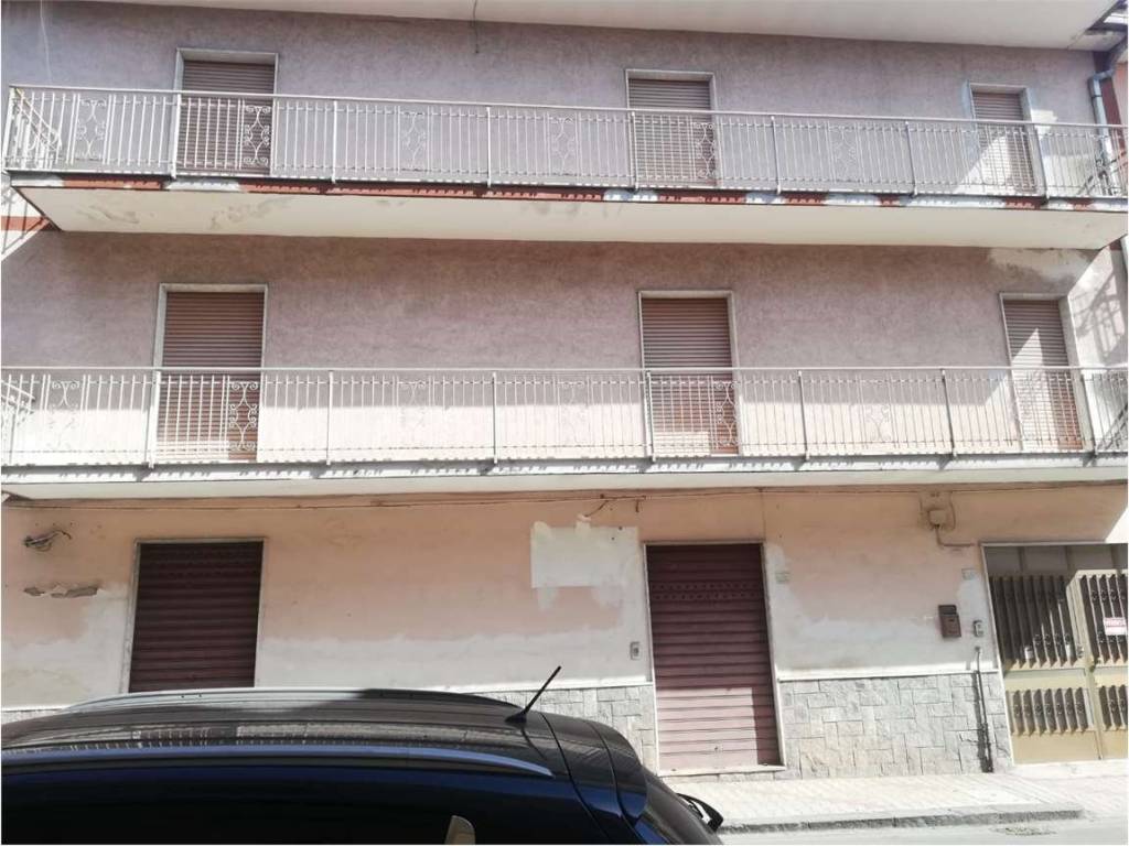 intera palazzina in vendita a Sparanise