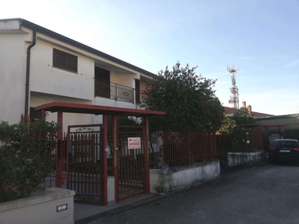 casa indipendente in vendita a Sparanise