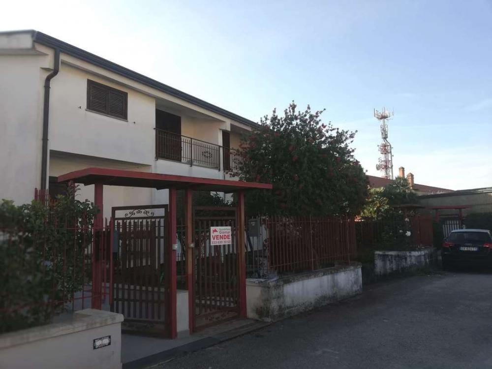 casa indipendente in vendita a Sparanise