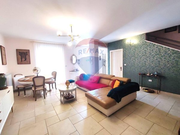 casa indipendente in vendita a Sparanise