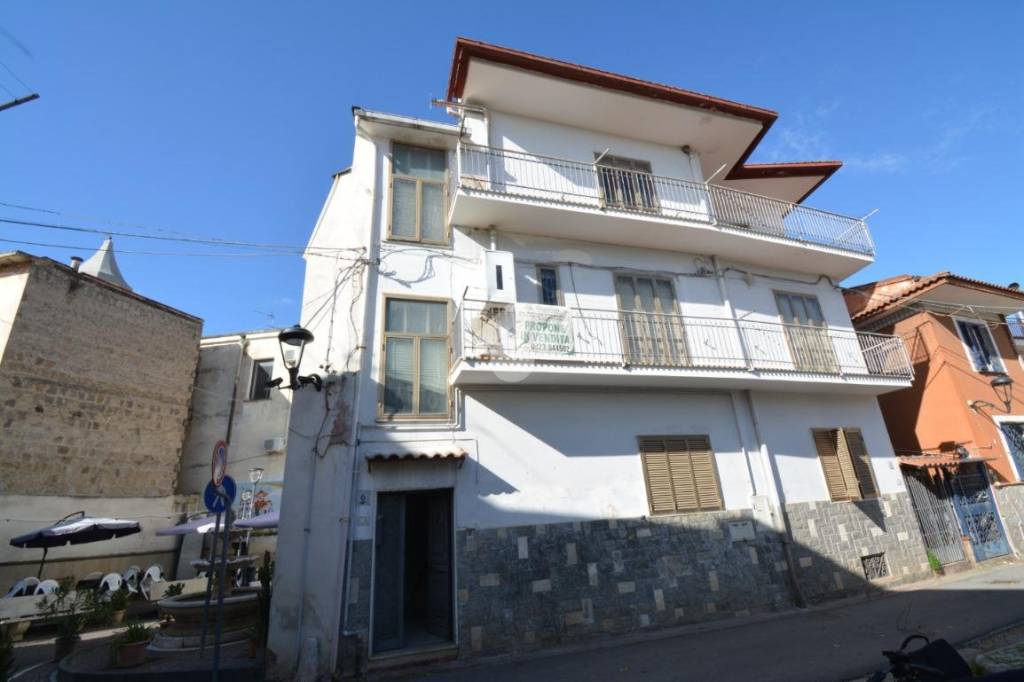 casa indipendente in vendita a Sparanise