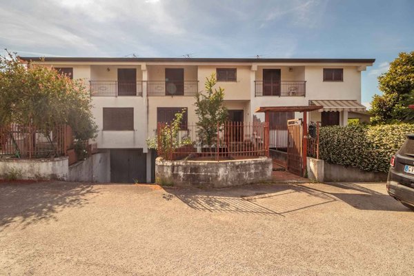 casa indipendente in vendita a Sparanise