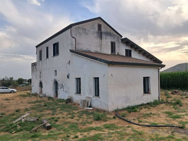 pentavano in vendita a Sparanise