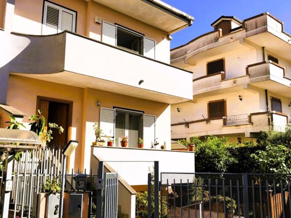 casa indipendente in vendita a Sparanise