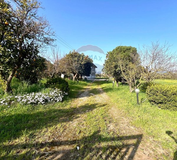 casa indipendente in vendita a Sparanise