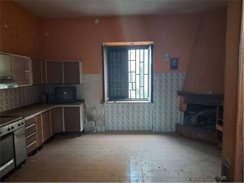 intera palazzina in vendita a Sparanise