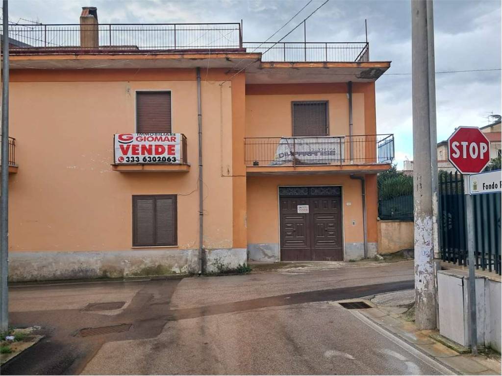 intera palazzina in vendita a Sparanise