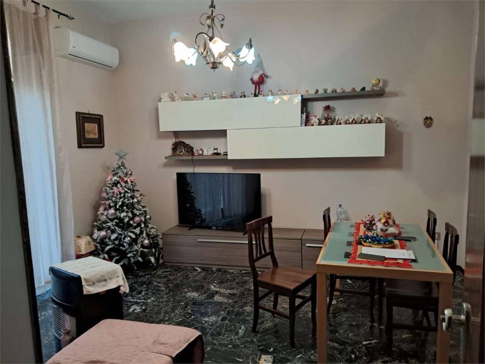 intera palazzina in vendita a Sparanise