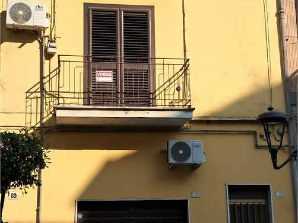 intera palazzina in vendita a Sparanise