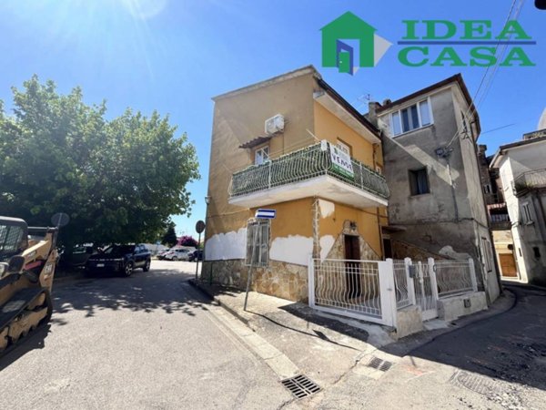 casa indipendente in vendita a Sparanise