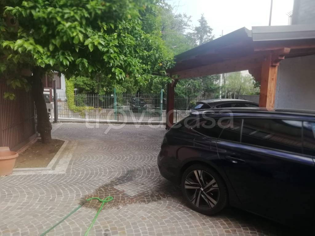 casa indipendente in vendita a Sparanise