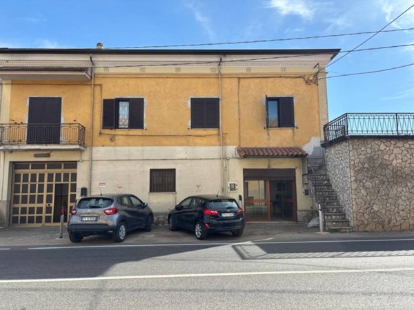 intera palazzina in vendita a Sparanise