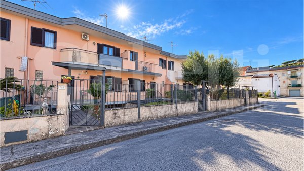 casa indipendente in vendita a Sparanise