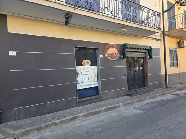 locale commerciale in vendita a Succivo