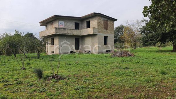 casa indipendente in vendita a Teano