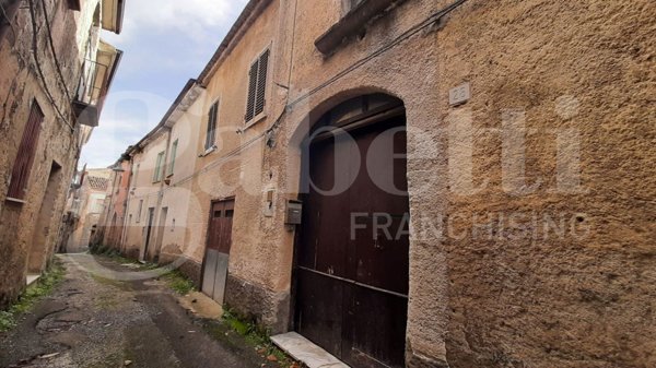 quadrivano in vendita a Teano