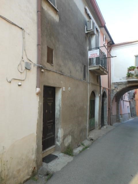 negozio in vendita a Teano in zona Versano
