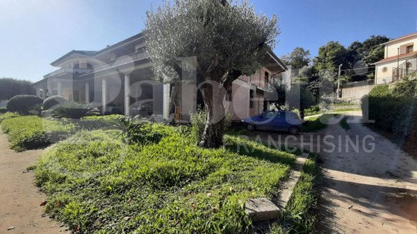 casa indipendente in vendita a Teano in zona Casale