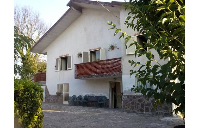 casa indipendente in vendita a Teano