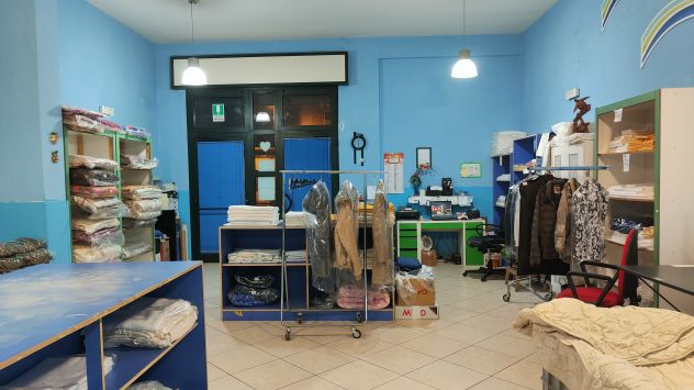 negozio in vendita a Teano