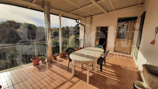 casa indipendente in vendita a Teano