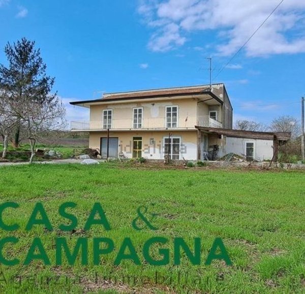 casa indipendente in vendita a Teano