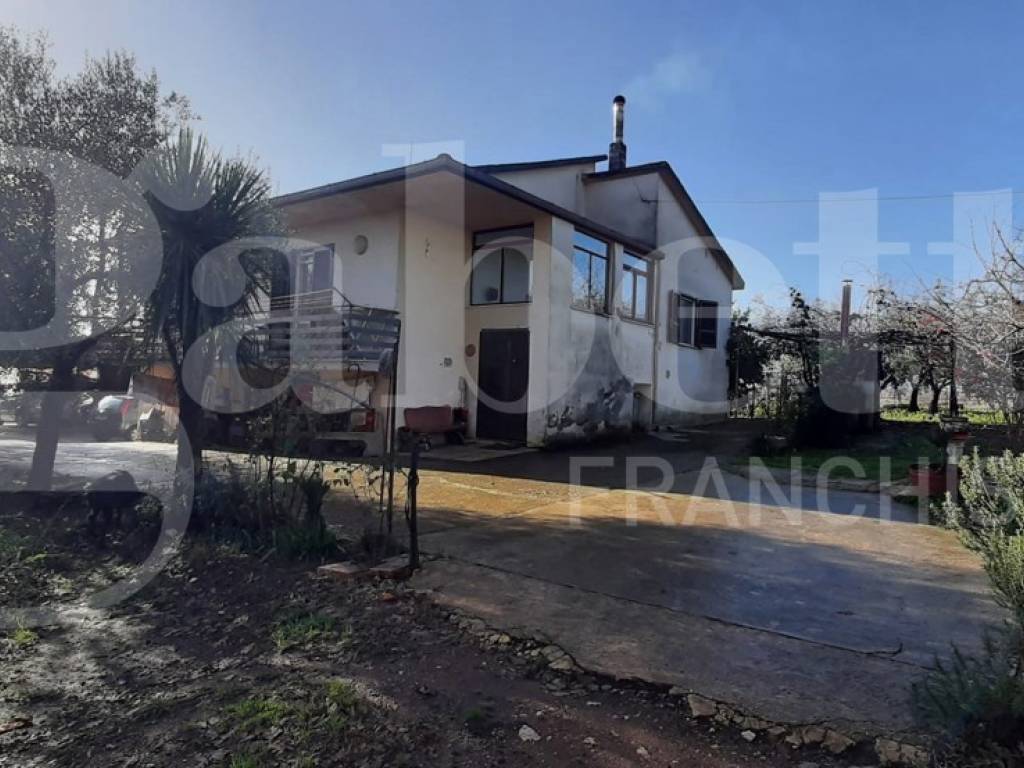 casa indipendente in vendita a Teano