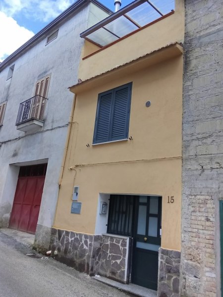 casa indipendente in vendita a Teano in zona Carbonara