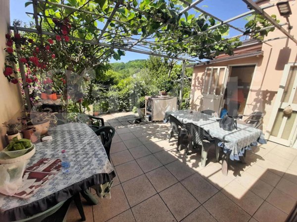 casa indipendente in vendita a Teano in zona Casafredda