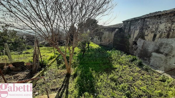 casa indipendente in vendita a Teano in zona Casamostra