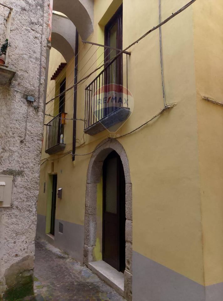 casa indipendente in vendita a Teano
