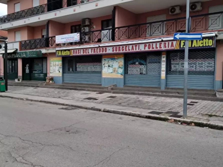 negozio in vendita a Teano
