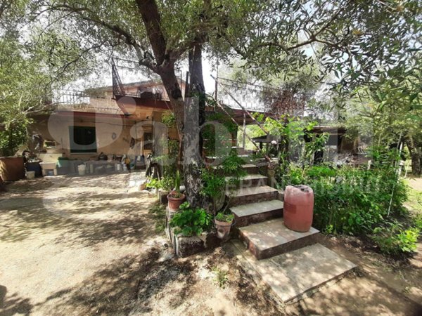 casa indipendente in vendita a Teano