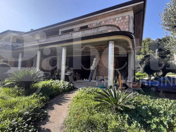 casa indipendente in vendita a Teano in zona Casale